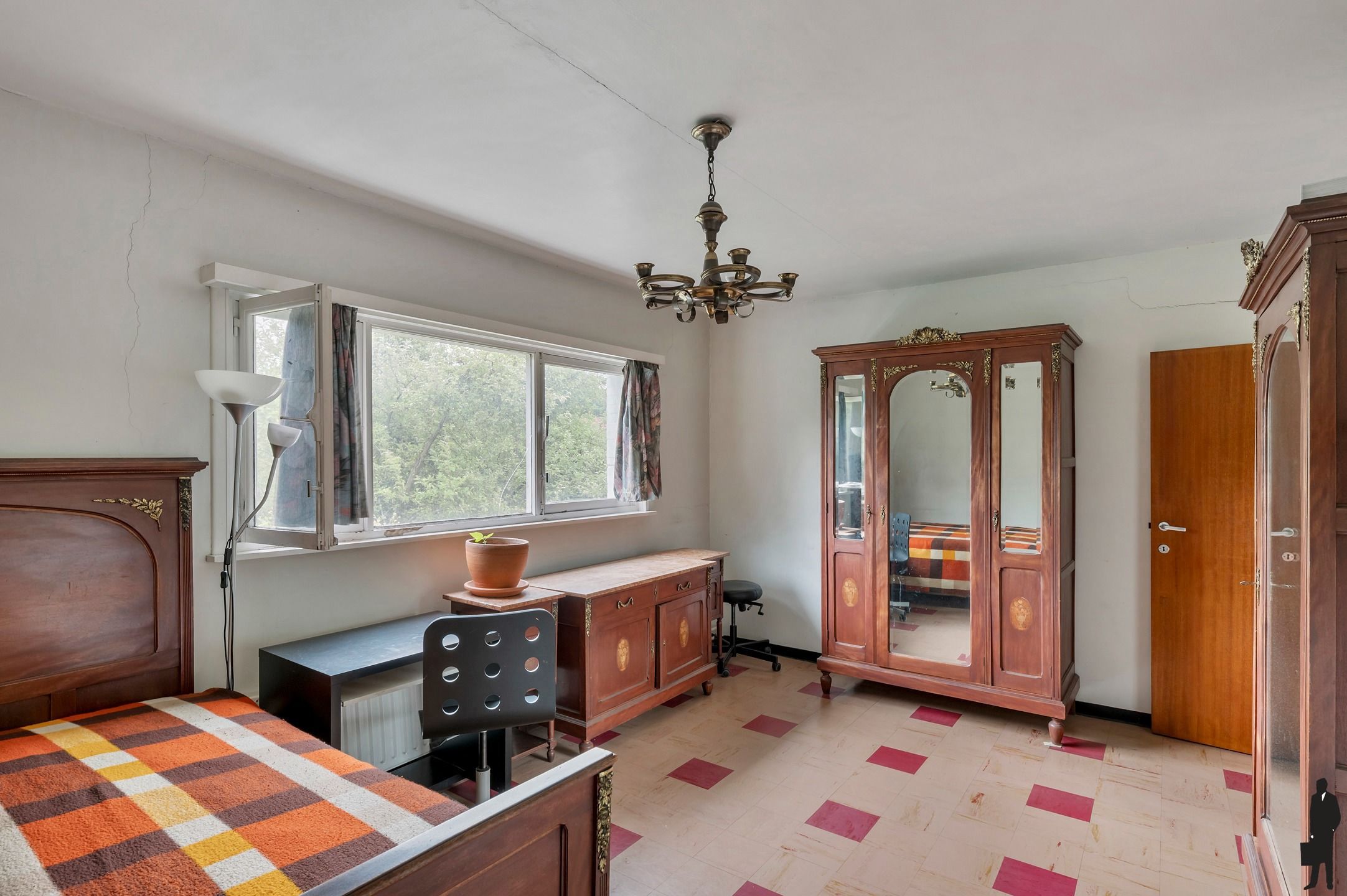Zonnige villa met karakter & potentieel in hartje Brasschaat foto 13