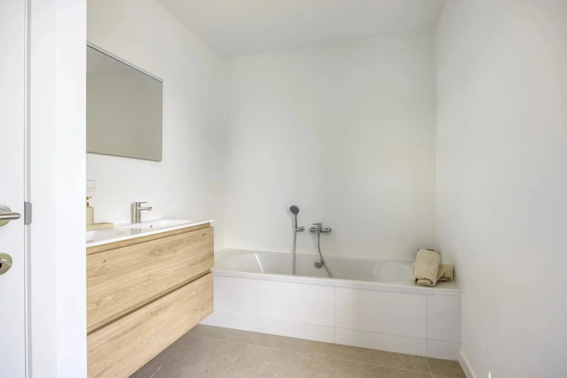 INSTAPKLARE NIEUWBOUWWONING MET 3 SLPK’S (LOT 8) IN MILLEN – RIEMST foto 28