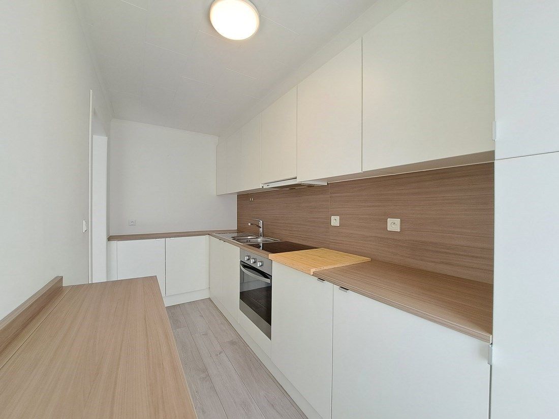 Knap gerenoveerd appartement te Genk centrum foto 7