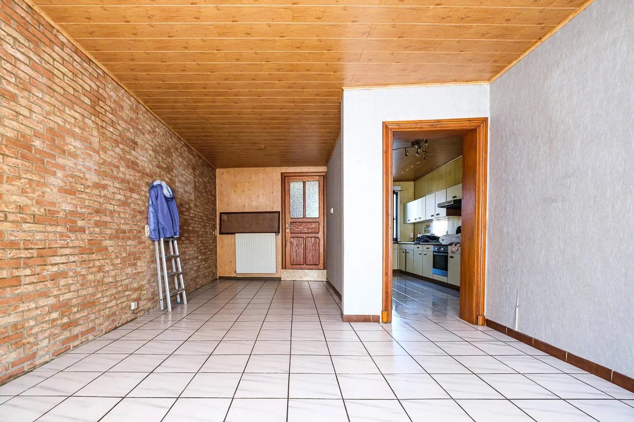 Te renoveren gezinswoning in een rustige streek foto 3
