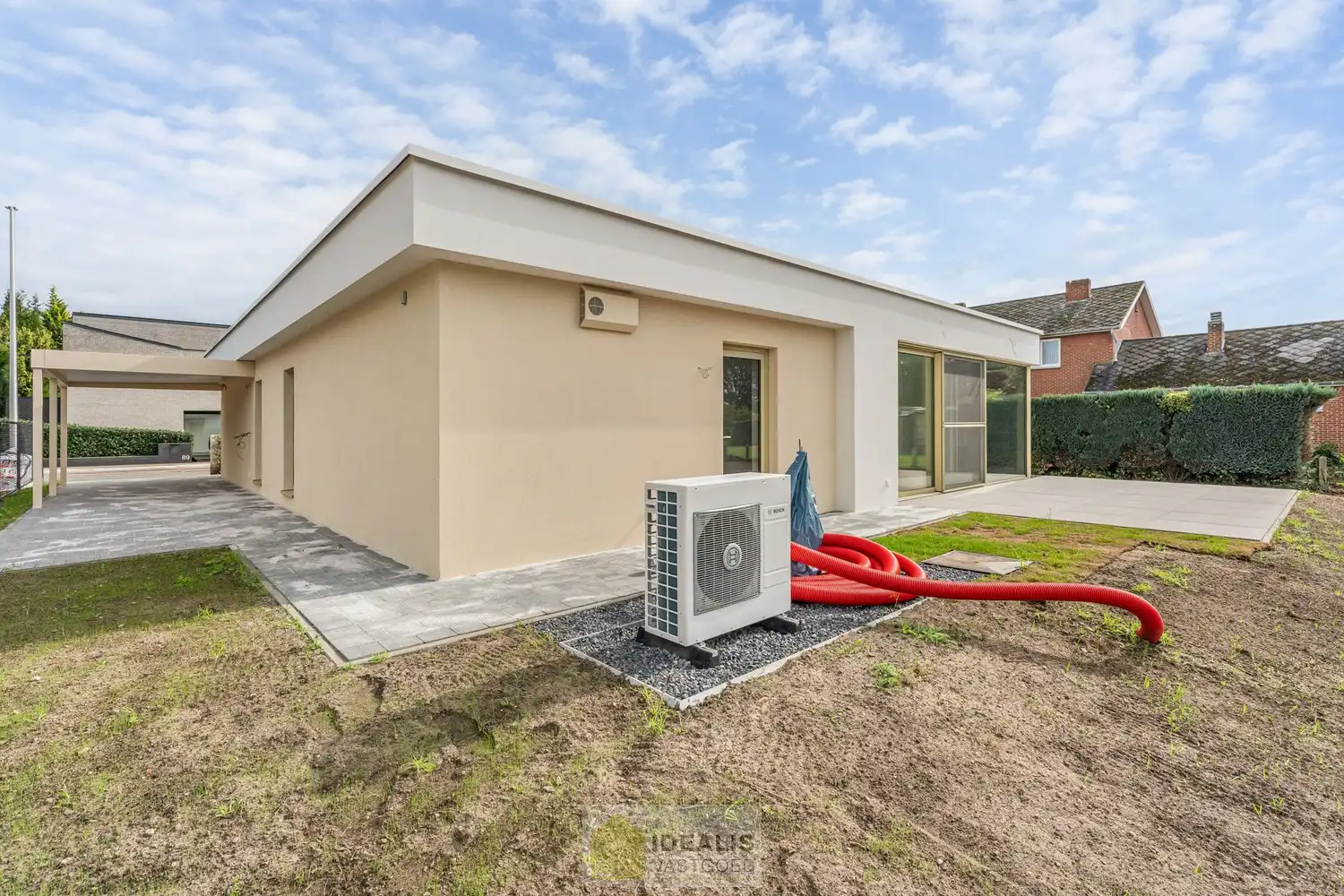 Schitterend volledig vernieuwde woning met 3 ruime slaapkamers foto 4