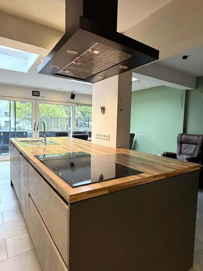 Op te frissen energievriendelijke woning met 4 slaapkamers en garage  foto 5