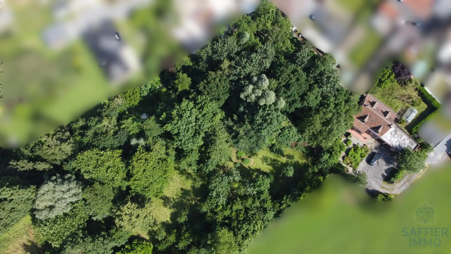 Uniek pand op 3.515 m² met prachtige tuin en volop privacy in Ingelmunster foto 2