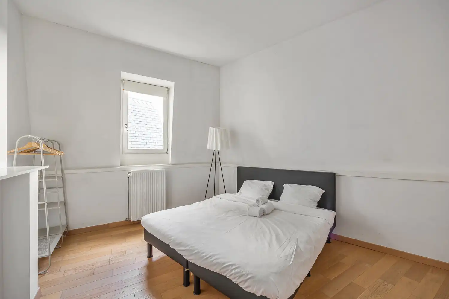 Wonen in een beschermde hoekwoning van Jos Bascourt uit 1894 is wonen in een uniek stuk Zurenborg, zonder renovatieplicht foto 24