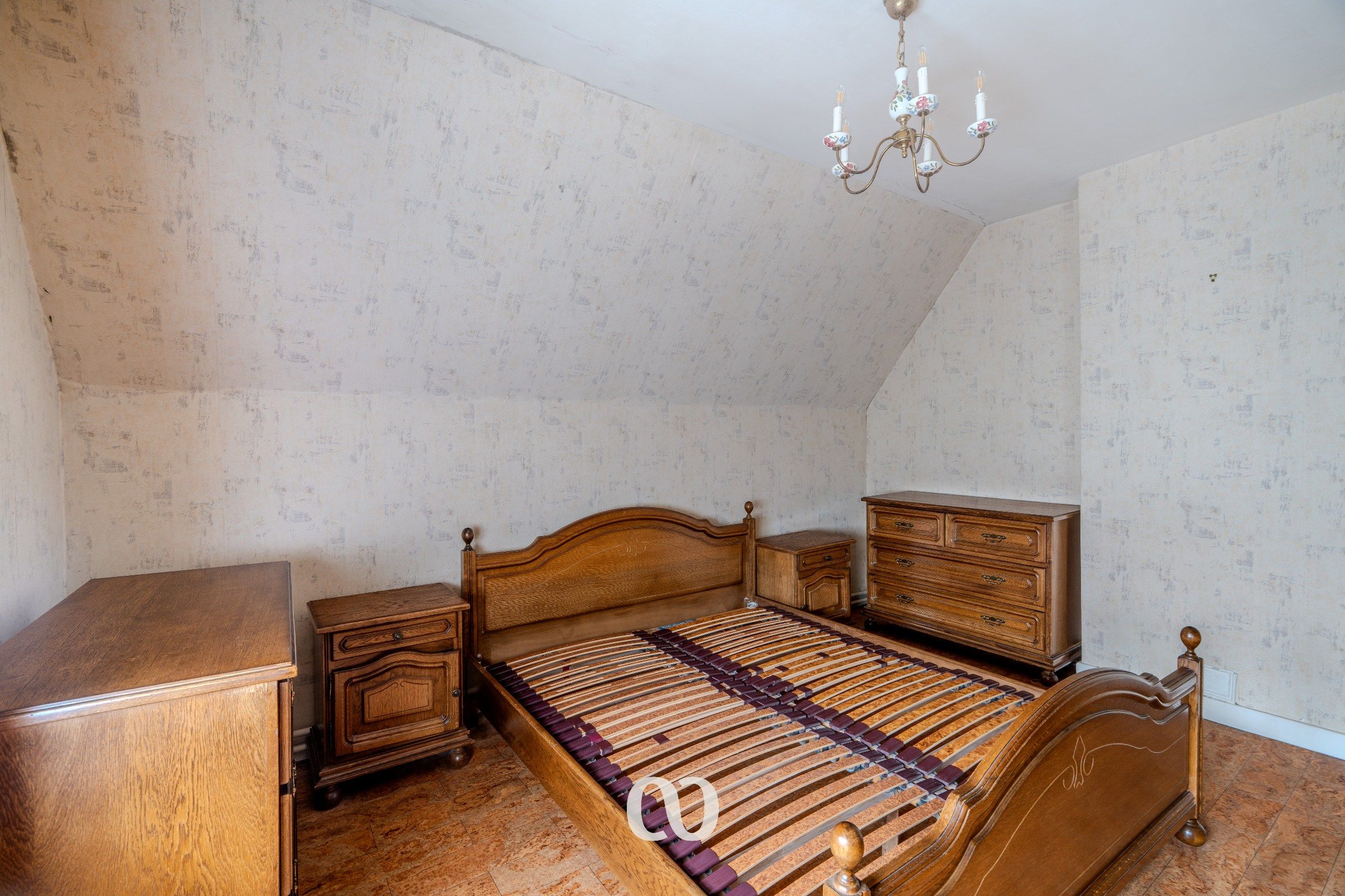 Alleenstaande woning met tuin en prachtig uitzicht in Huise foto 9