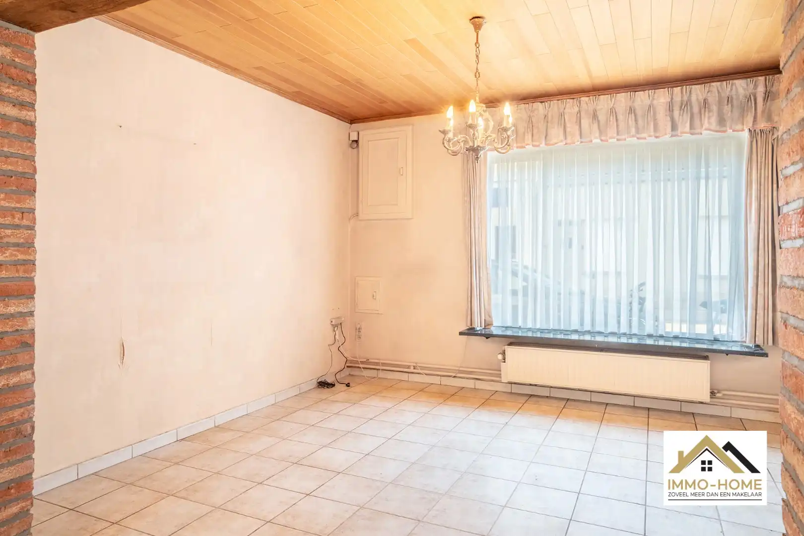 Te renoveren woning met garage centrum Beervelde!  foto 8