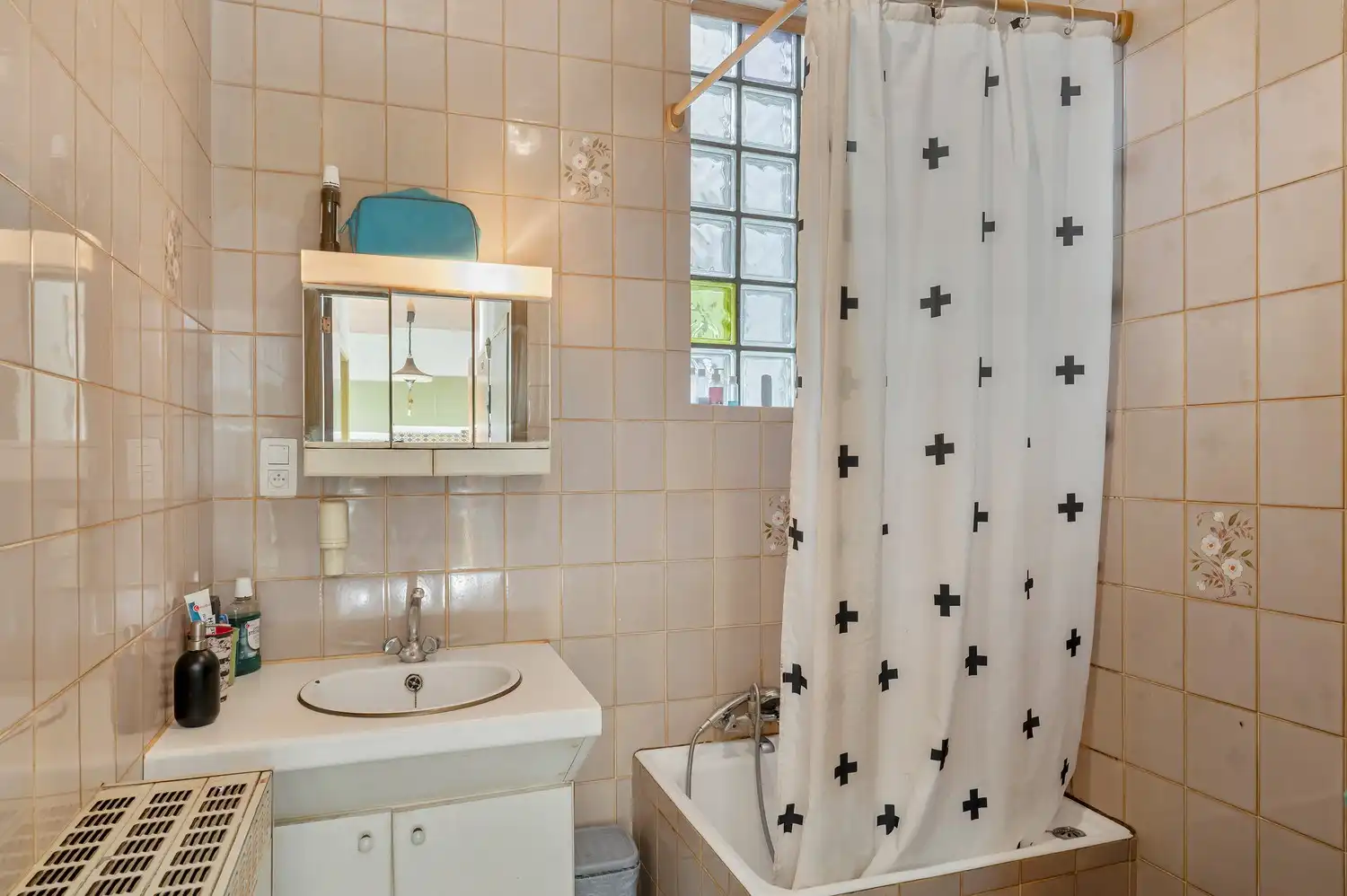 DEELS GERENOVEERDE WONING IN EEN RUSTIGE STRAAT foto 10