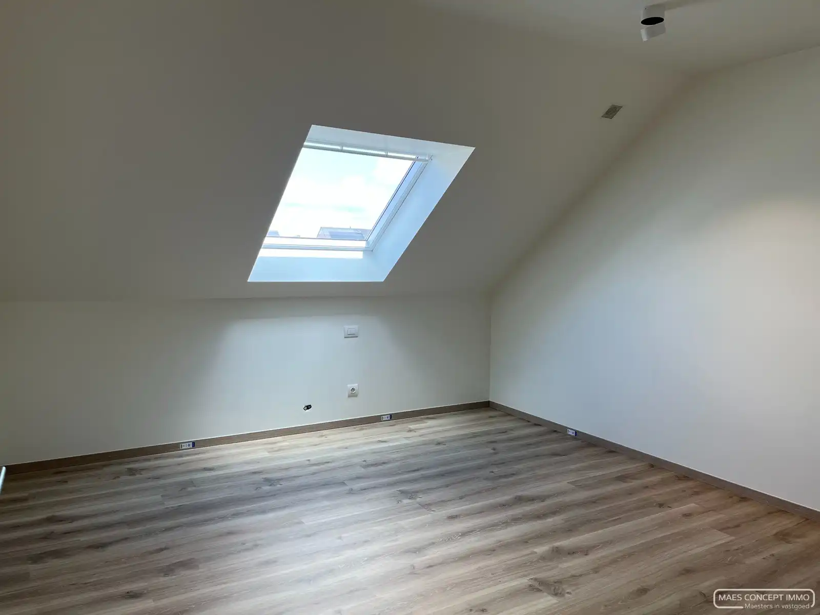 Nieuwbouwwoning met garage en zonnepanelen te huur in Anzegem foto 7