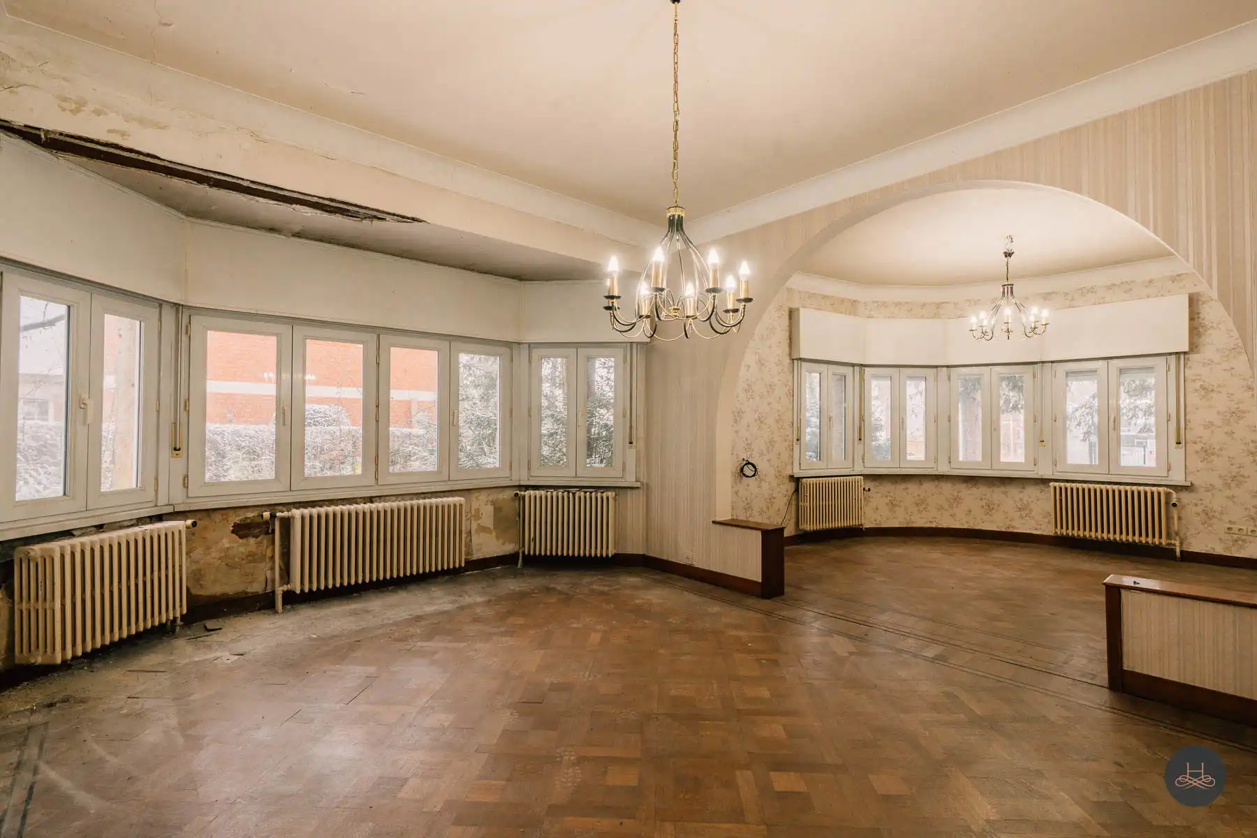 Riante woning met 5 slaapkamers op een uniek perceel.  foto 4