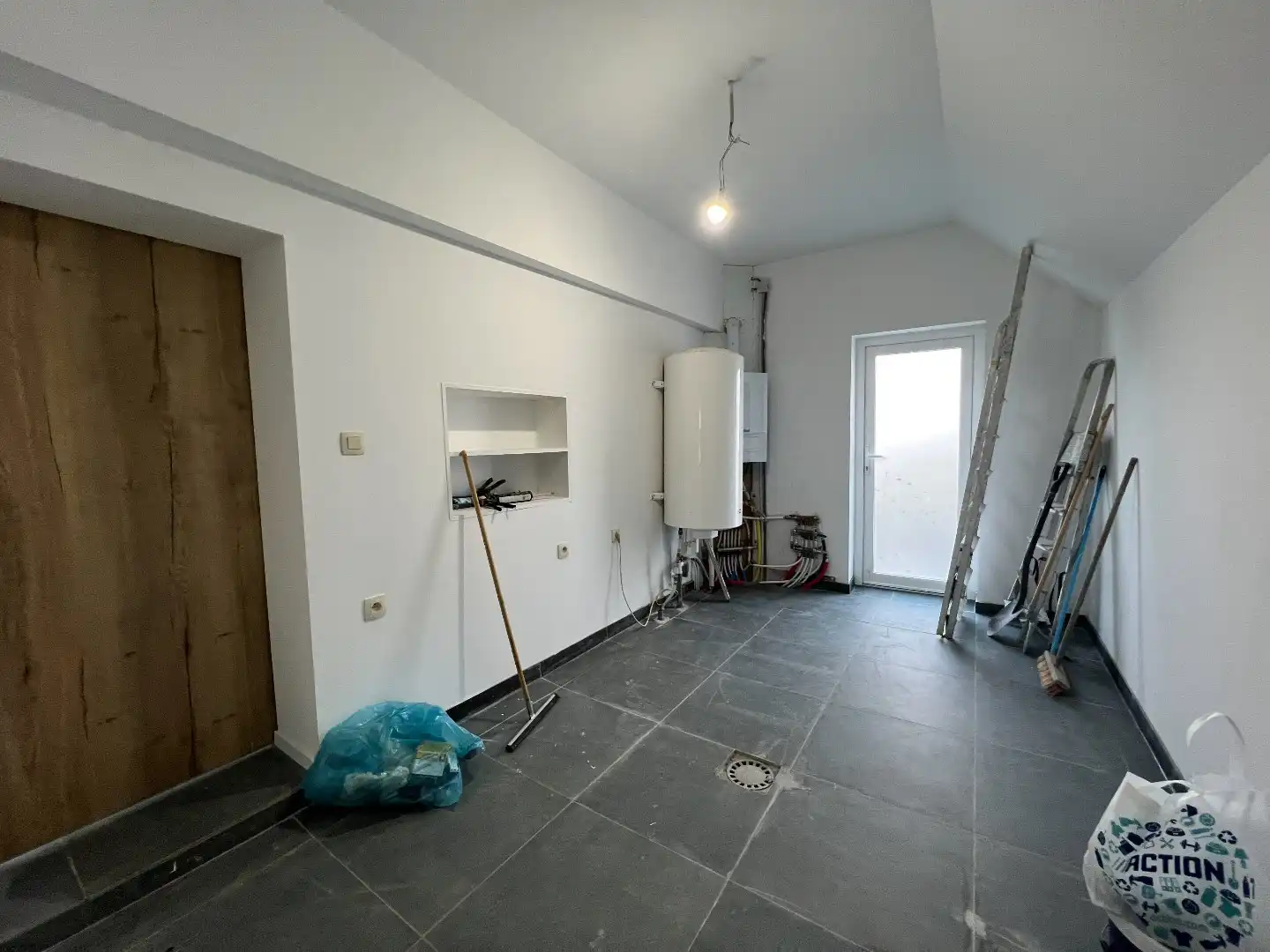 Volledig vernieuwde woning met 3 slpk. en  zuid-west gerichte tuin, goed gelegen vlakbij het commerciële centrum van Knokke en het station. foto 16