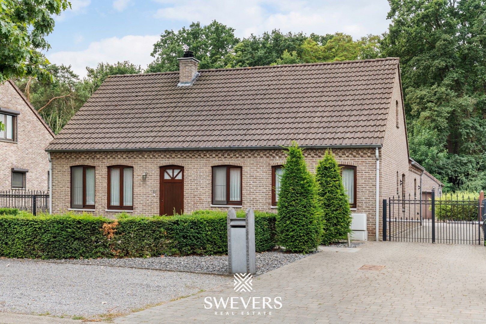 Rustig gelegen ruime woning met 3 slaapkamers op een zonnig perceel van 9a foto 38