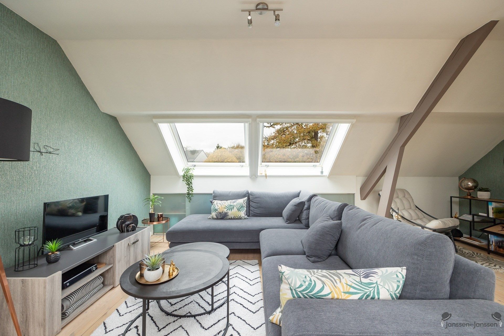 Modern, stijlvol dakappartement met riant terras en panoramisch uitzicht foto 3