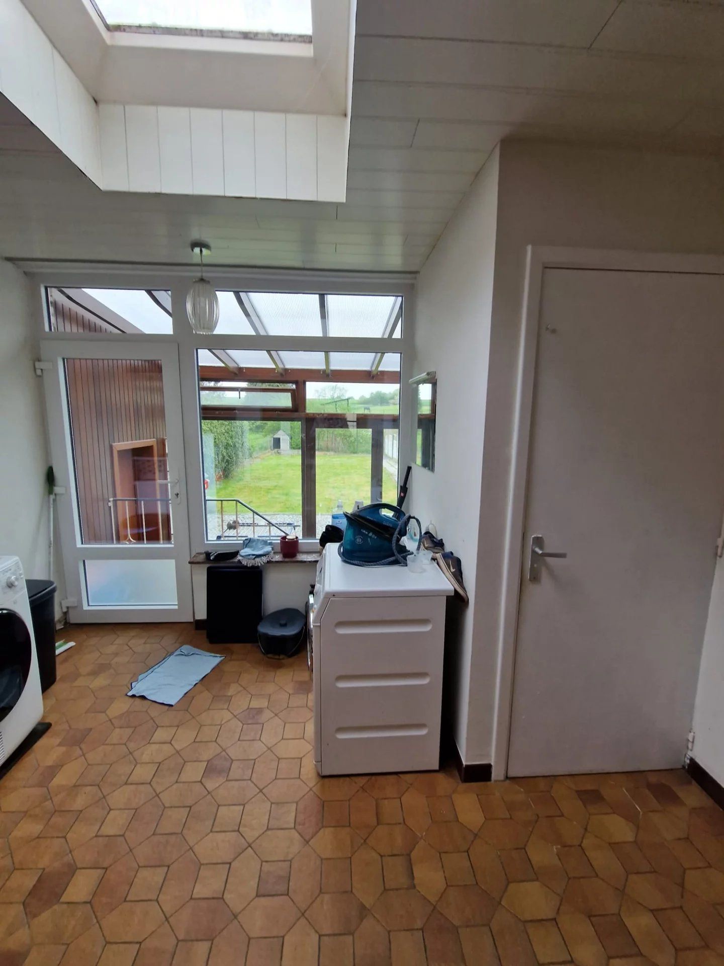 Woning met 2 slaapkamers, garage en tuin foto 8
