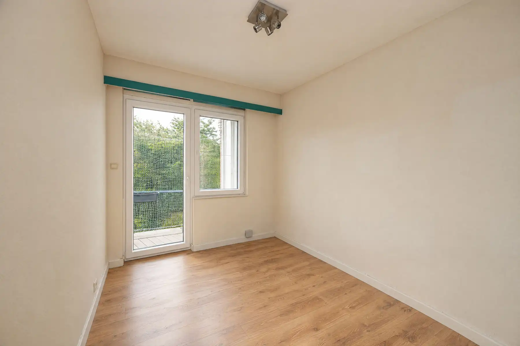 RUIM HOEKAPPARTEMENT MET 3 SLAAPKAMERS & TERRAS foto 10
