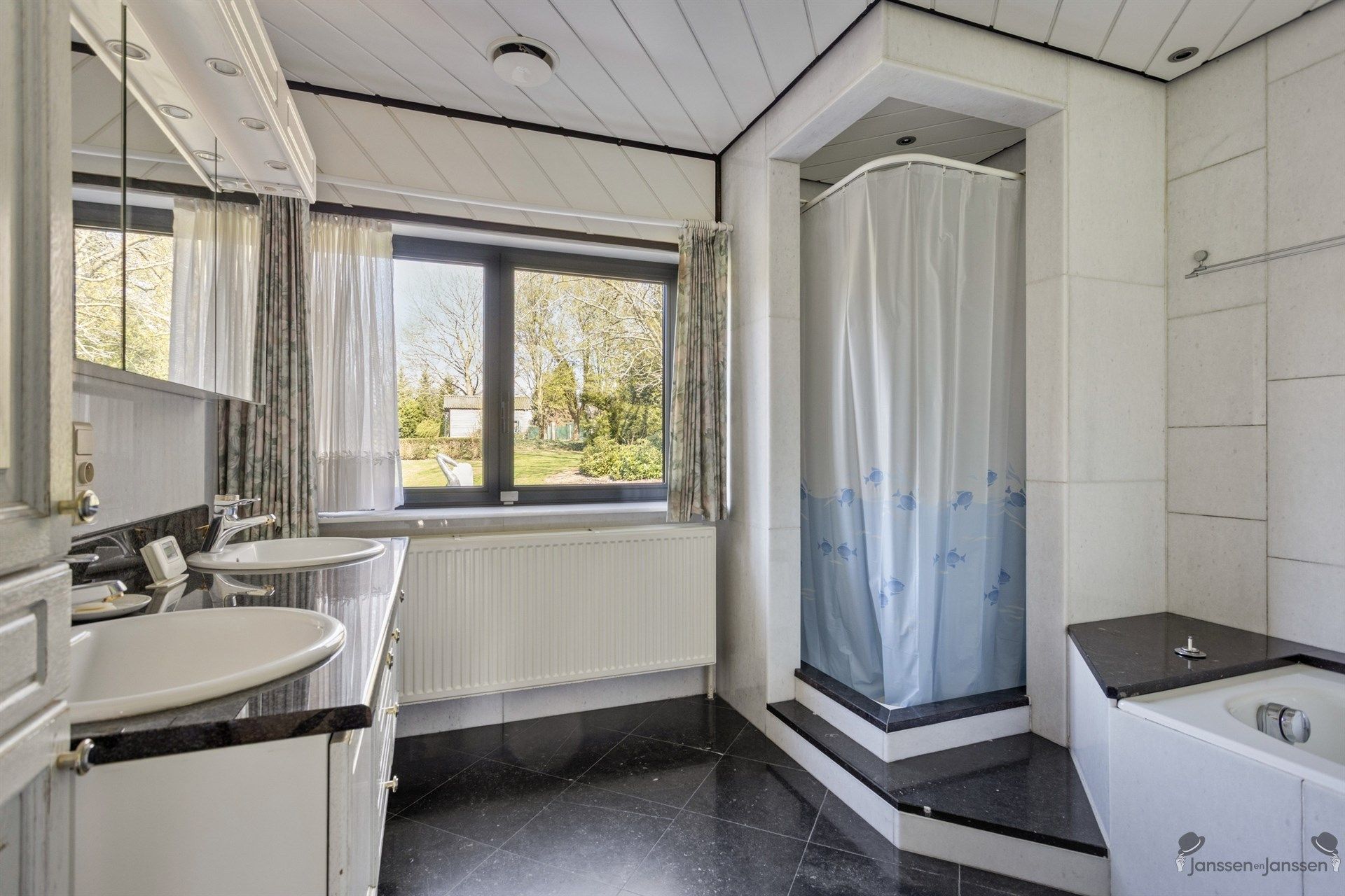 Prachtige landelijke villa met ruime opslagmogelijkheden. foto 18