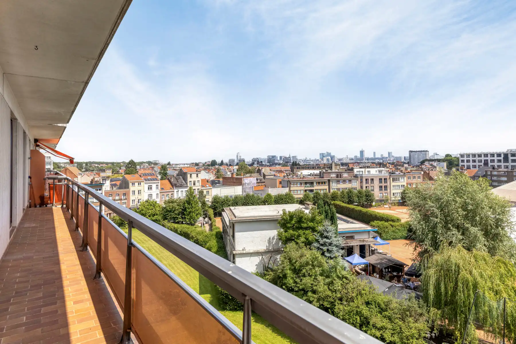 Ruim appartement met 2 slaapkamers, terras en kelder foto 13