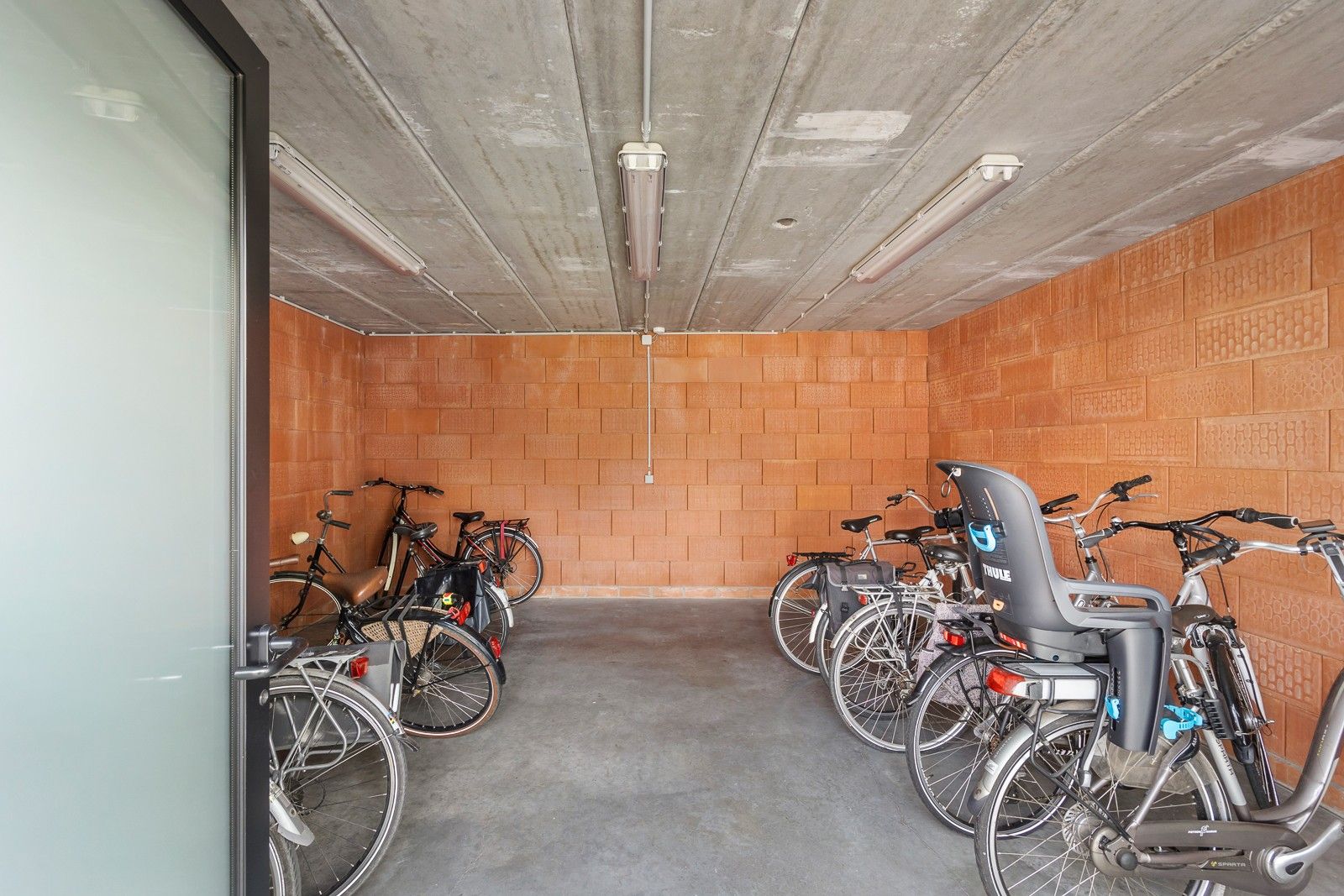 Prachtig appartement van 140m2 met ruim terras, grote kelder én garagebox. foto 17