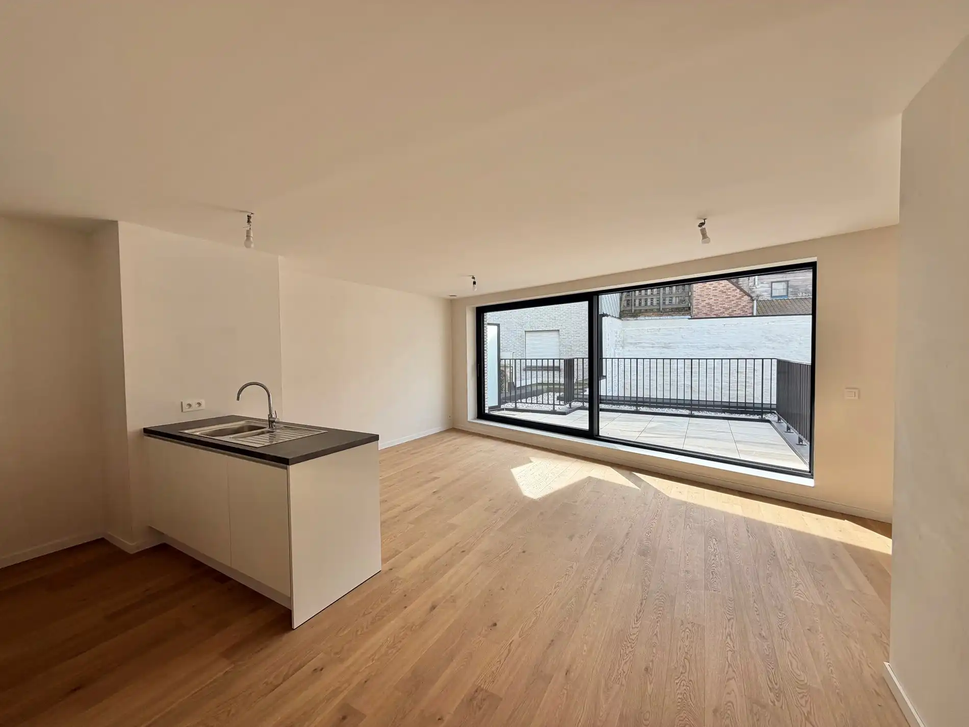 Nieuwbouwappartement nabij het strand foto 3