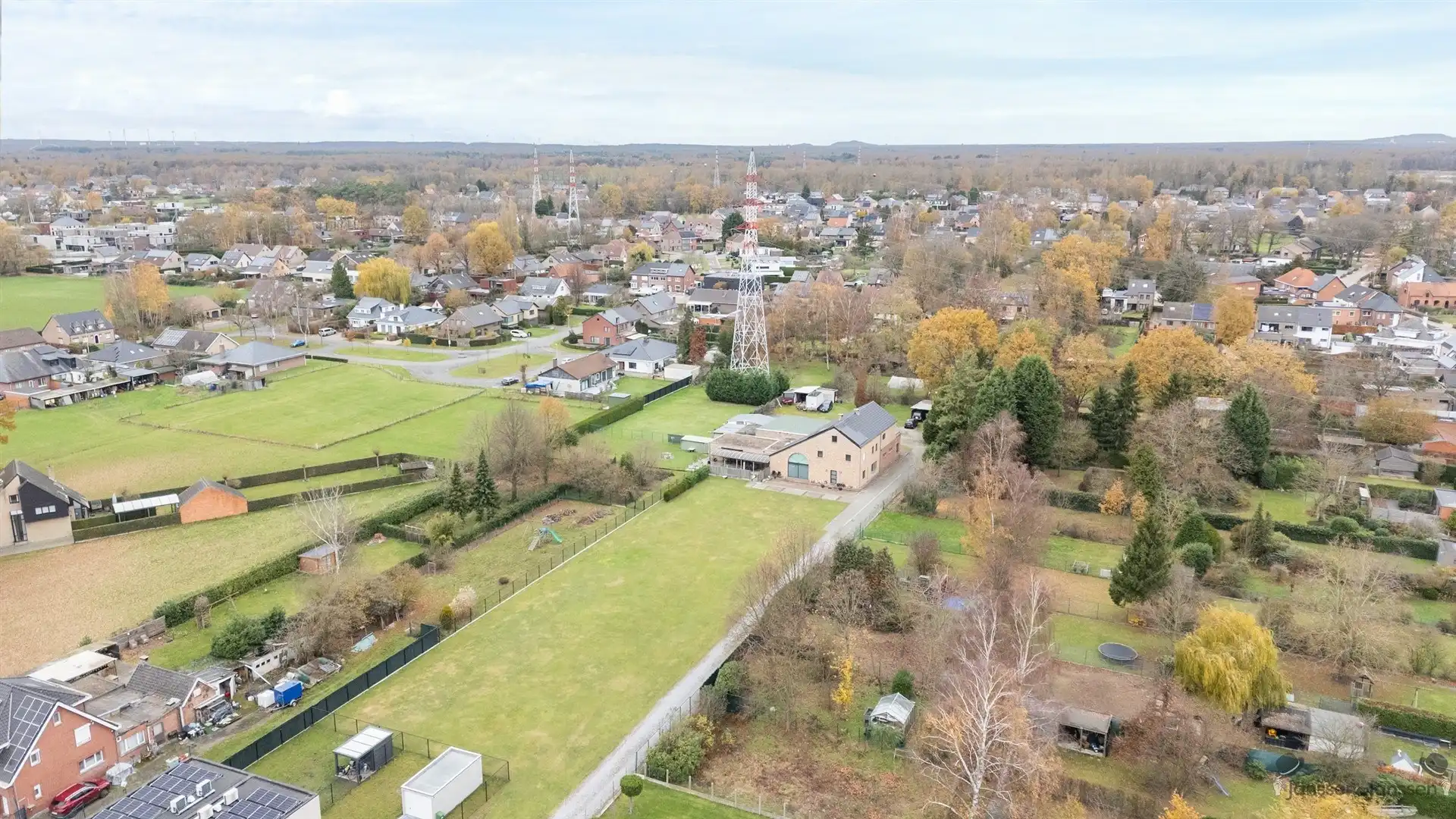 Energiezuinig villa met duplex appartement en loods op een riant perceel te Kuringen-Hasselt foto 10