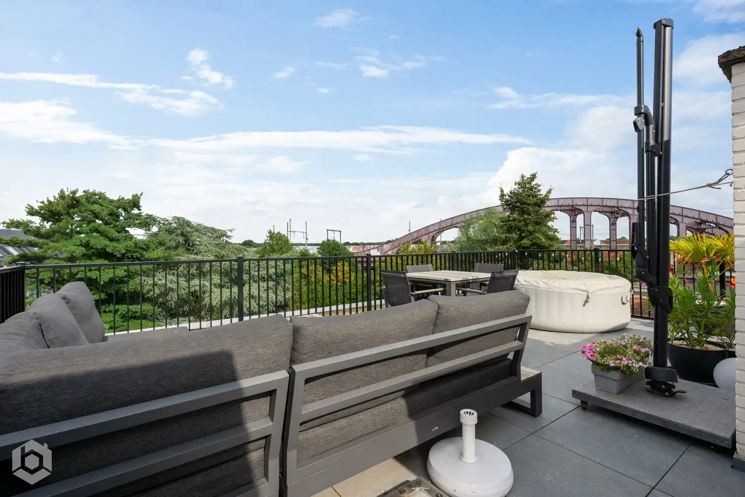 Ruime penthouse met 2 slpkrs, royaal dakterras en ruime garage foto 23