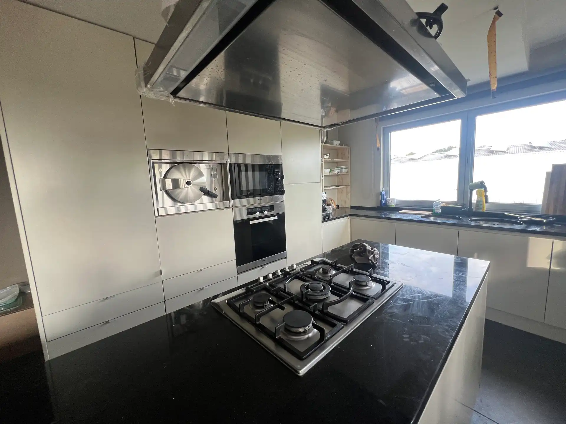 SEMI-INDUSTRIEEL GEBOUW MET APPARTEMENT foto 12