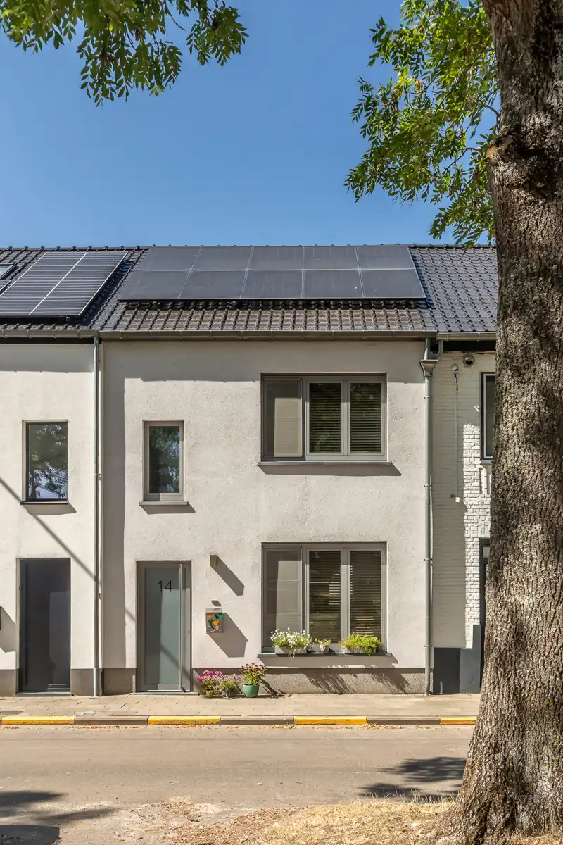 Gerenoveerde, energiezuinige woning met 3 slaapkamers & tuin foto {{pictureIndex}}