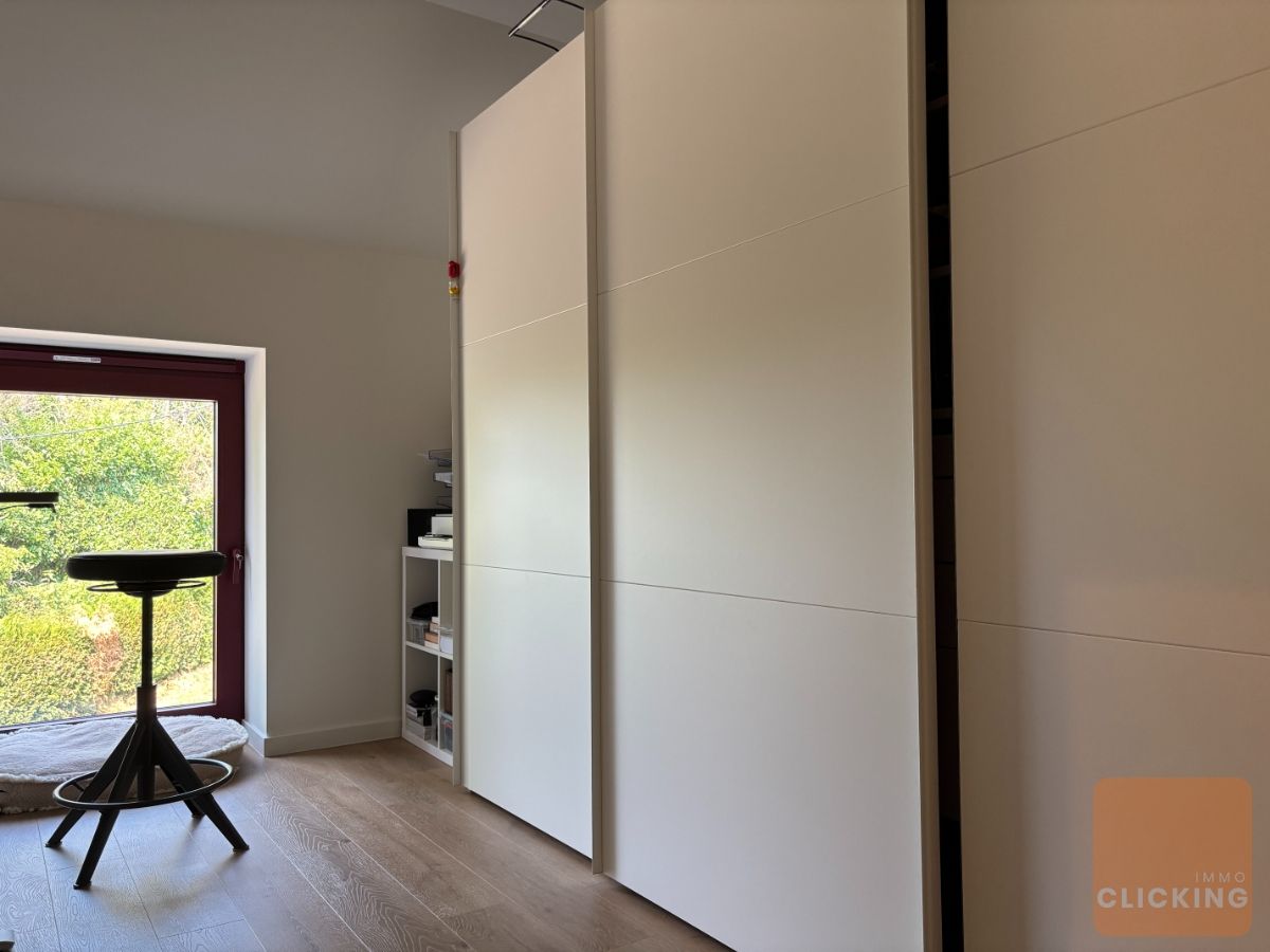 Slim wonen in stijl: volledig gerenoveerde woning in het groene Borchtlombeek foto 29