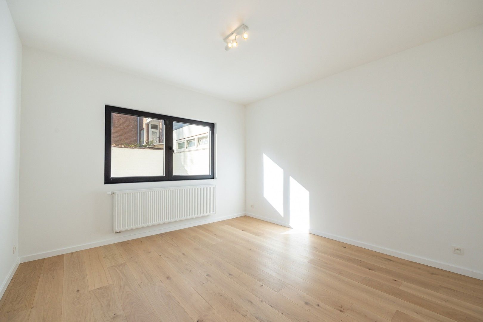 GERENOVEERDE OPBRENGSTEIGENDOM foto 7