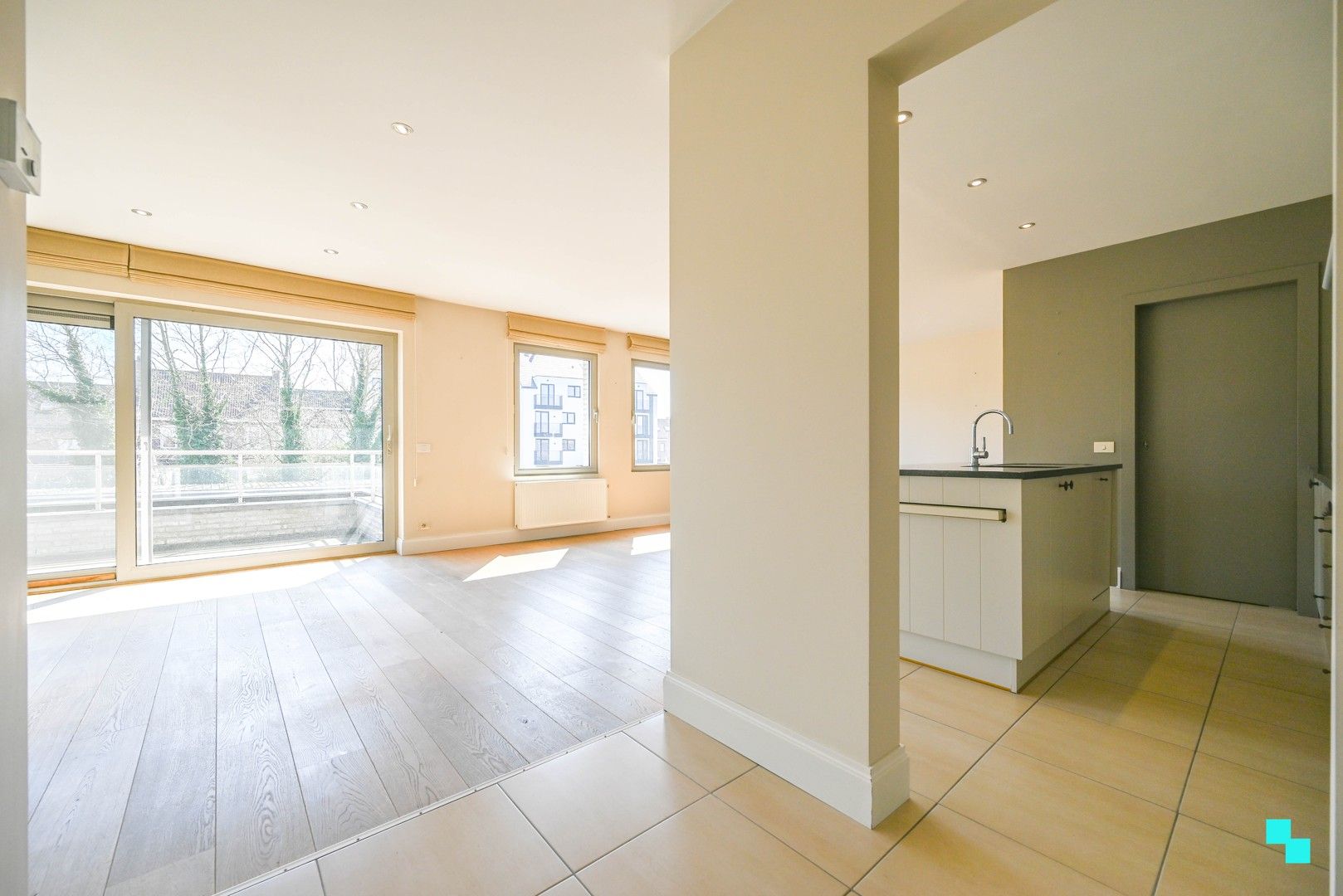 Modern, energiezuinig, instapklaar appartement te Wielsbeke foto 4