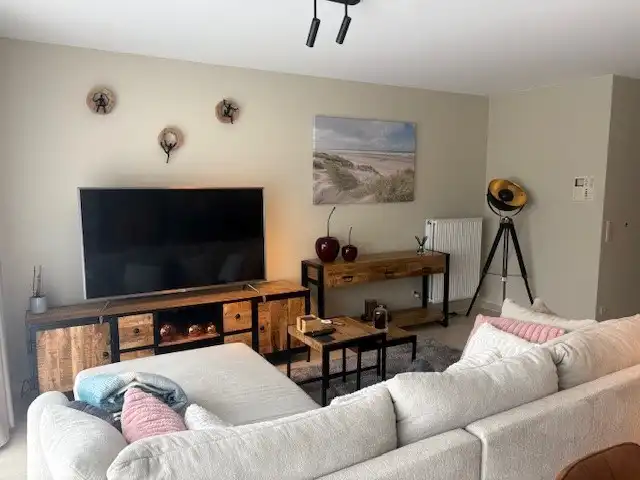 Ongemeubeld tweeslaapkamer-appartement in moderne residentie in Mariakerke foto 11