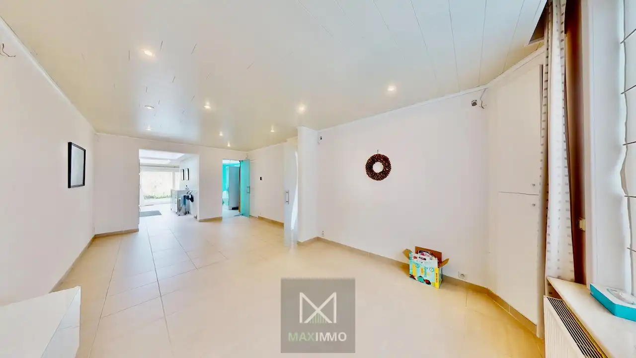 🏡 Te koop | Instapklare rijwoning met 3 slaapkamers in het centrum van Lauwe foto 3