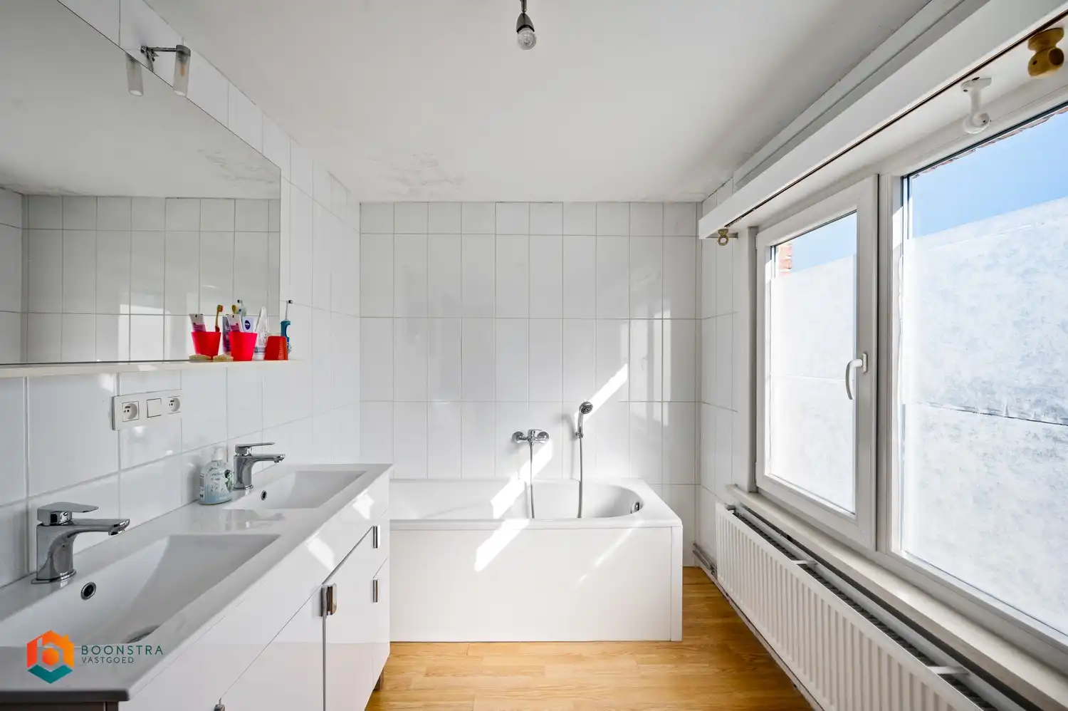 Licht op te frissen woning met 3 slpkrs in centrum Grootlo foto 7