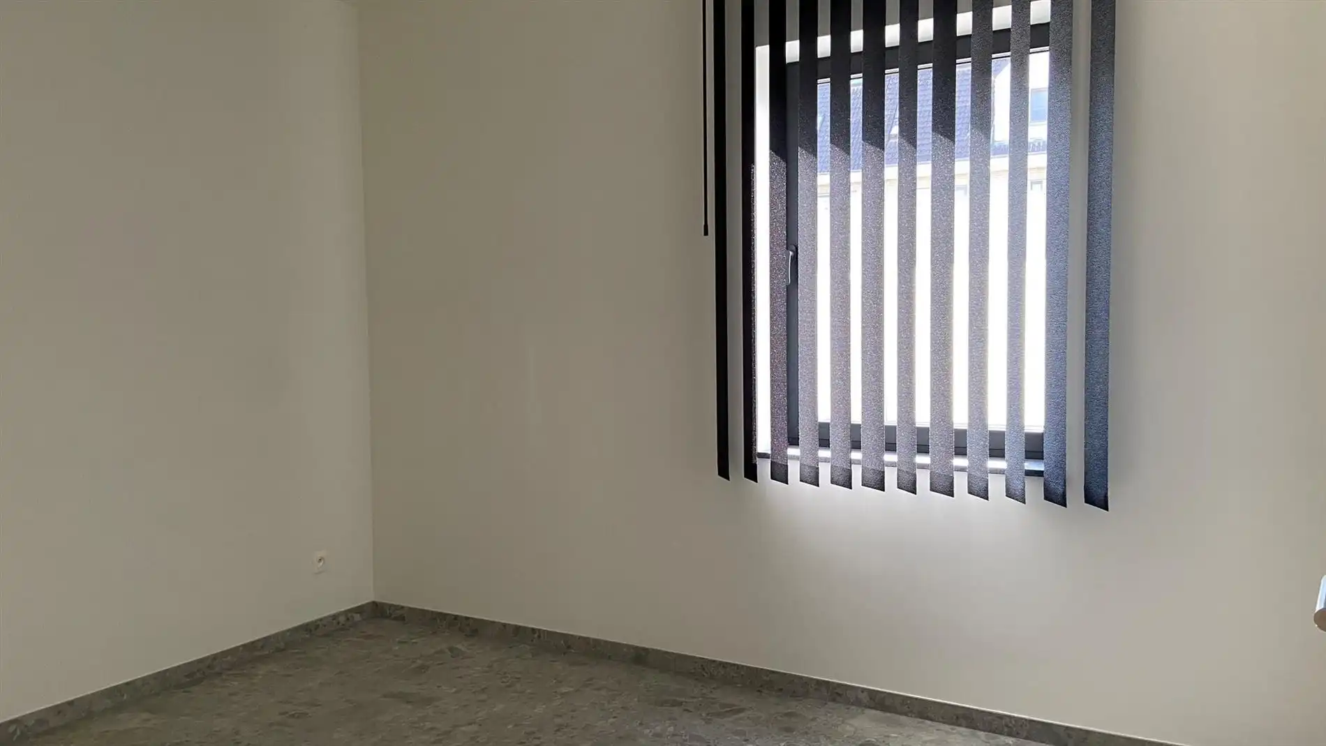 GELIJKVLOERS APPARTEMENT MET TWEE SLAAPKAMERS EN PRIVATIEVE TUIN foto 5