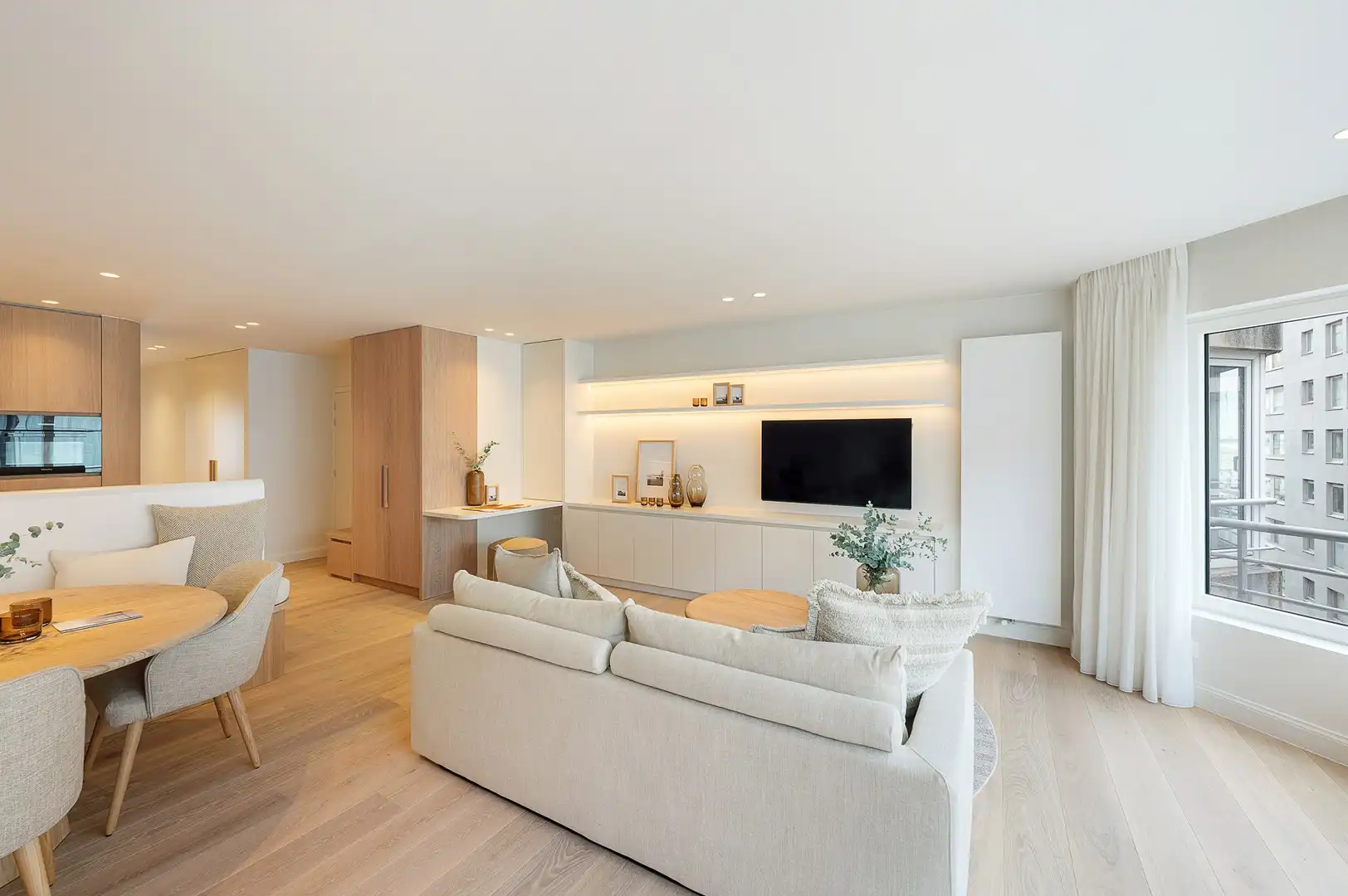 Gerenoveerd appartement met 3 slaapkamers en zijdelings zeezicht. foto 11