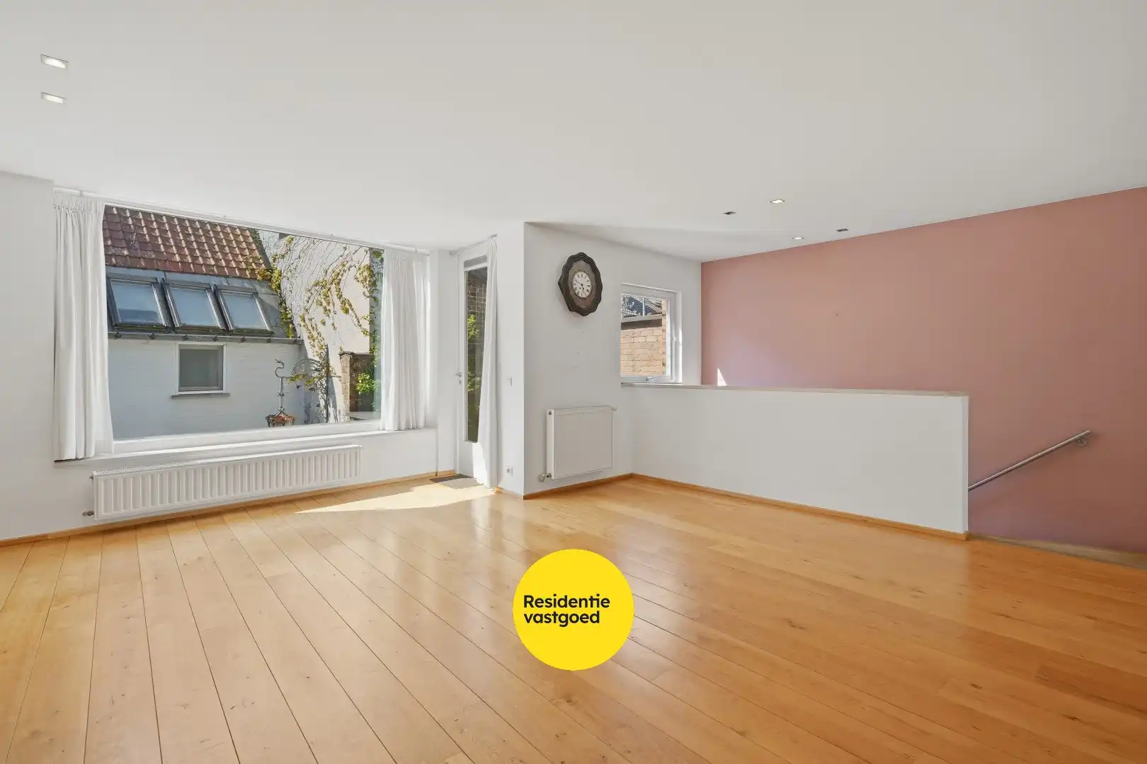 Multifunctionele woning met handelsruimte in hartje Veurne. foto 3