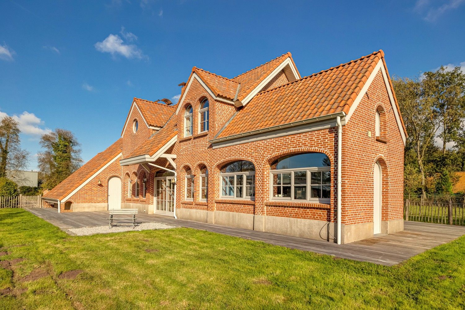 Landelijke charme villa met prachtige tuin grenzend aan natuurgebied foto 5