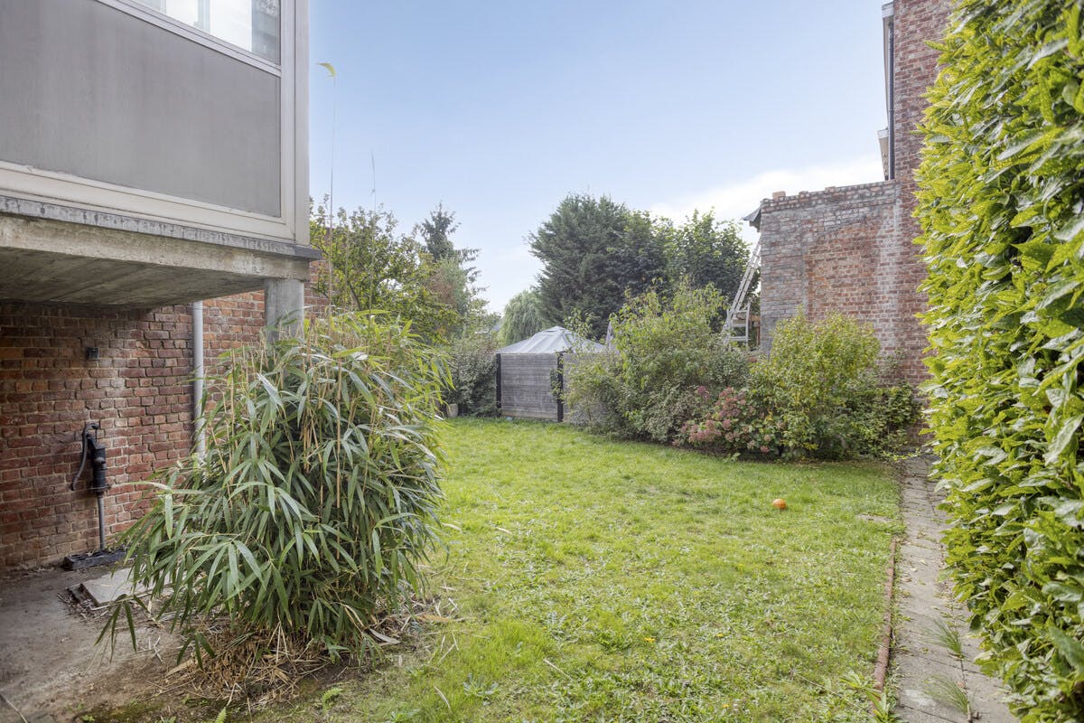 Op te frissen woning met tuin en garage in Strombeek-Bever foto 9