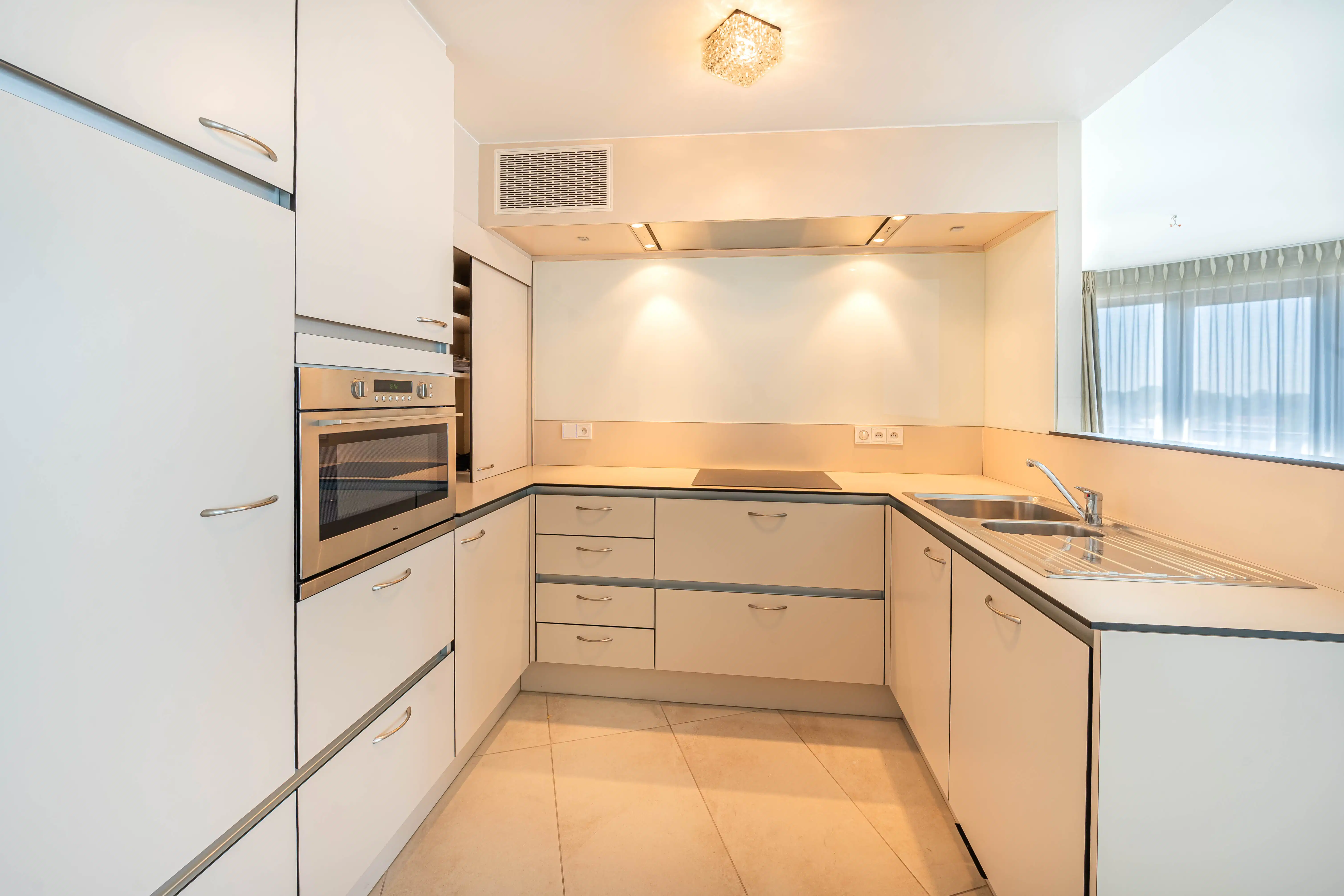 High-end serviceflat in hartje Willebroek foto 8