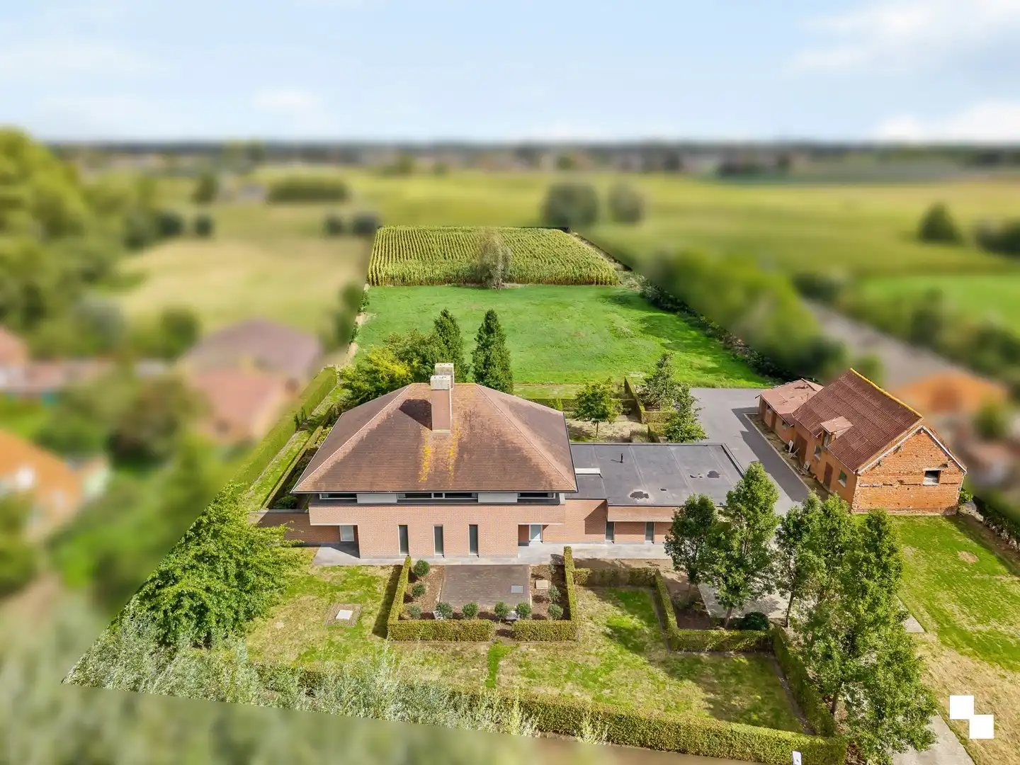 Uitzonderlijk ruime eigendom met 507 m² bewoonbare oppervlakte en weideland foto 11