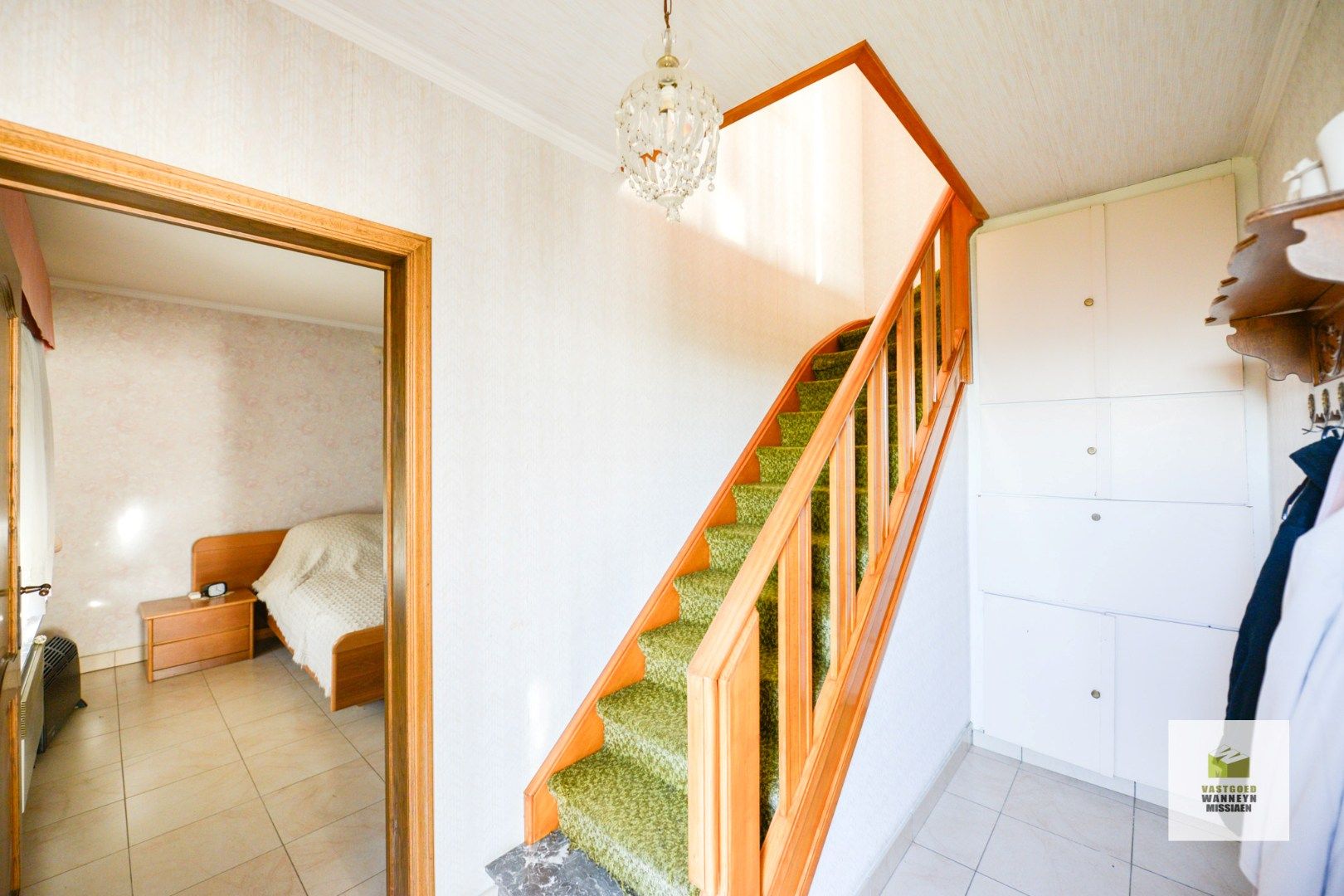 Woning met 4 slaapkamers, garage + bijgebouw +/- 220 m2 (incl verdieping) foto 6