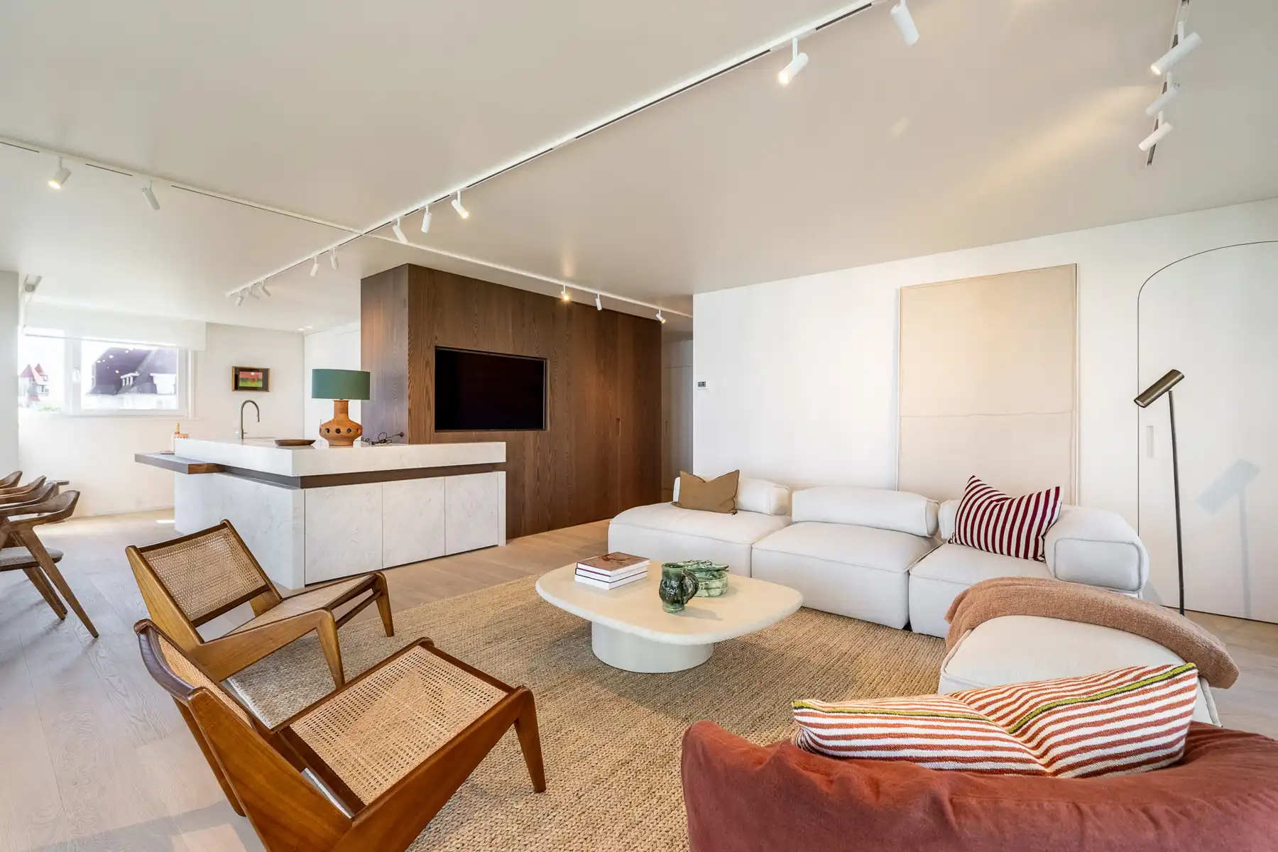 Stijlvol gerenoveerd appartement met zeezicht in het Zoute foto 3