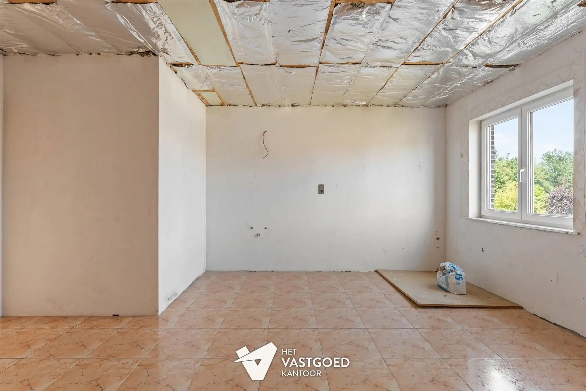 ZEER RUIME WONING MET 5 SLAAPKAMERS UITERST RUSTIG GELEGEN OP EEN PERCEEL VAN 1415 M² TE BERINGEN foto 18