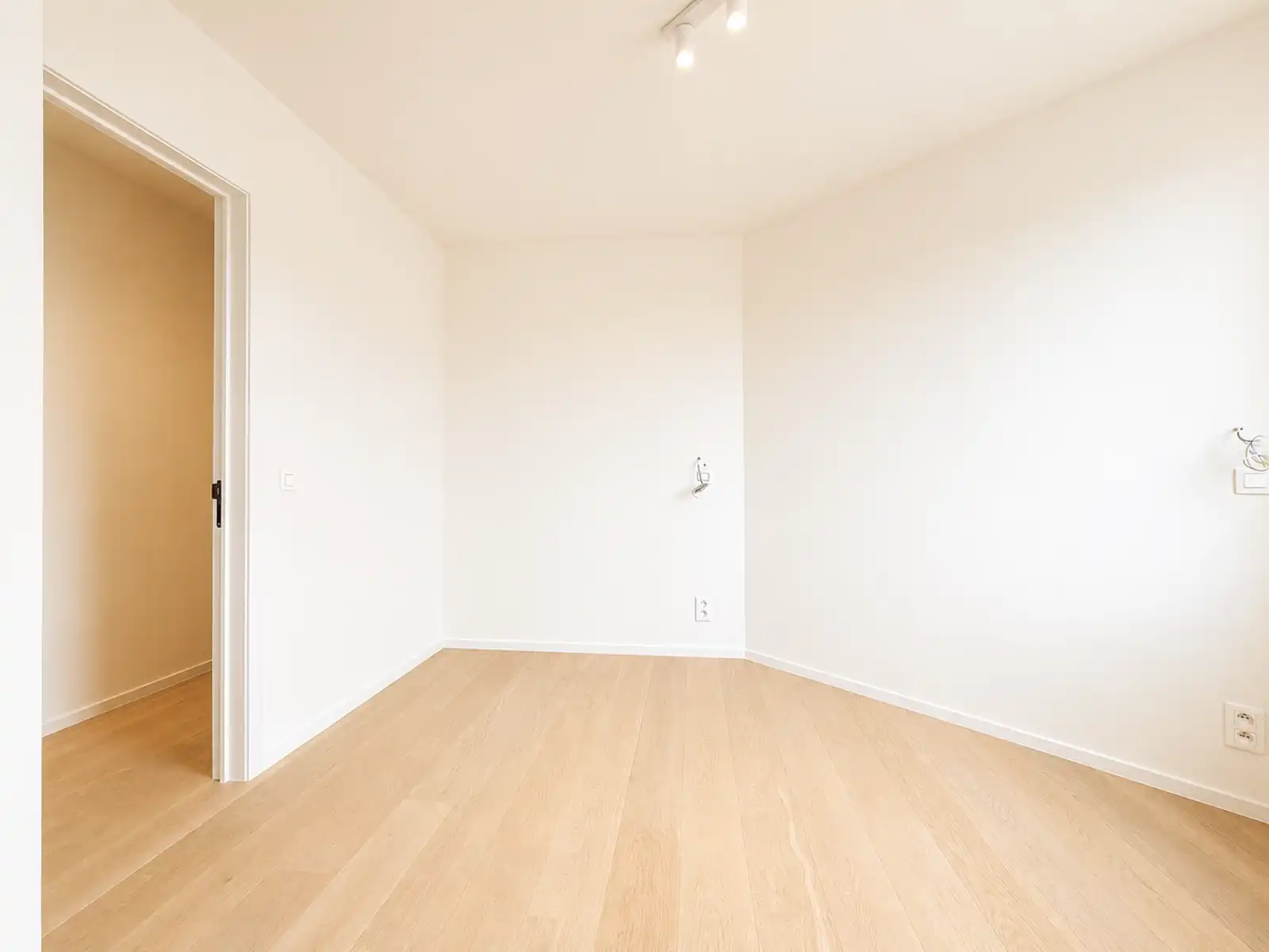 Nieuwbouwappartement met zicht op het Maurice Lippensplein foto 11