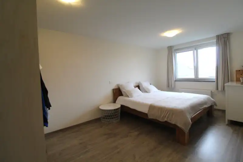 Energiezuinige woning op boogscheut van het centrum van Roeselare foto 8