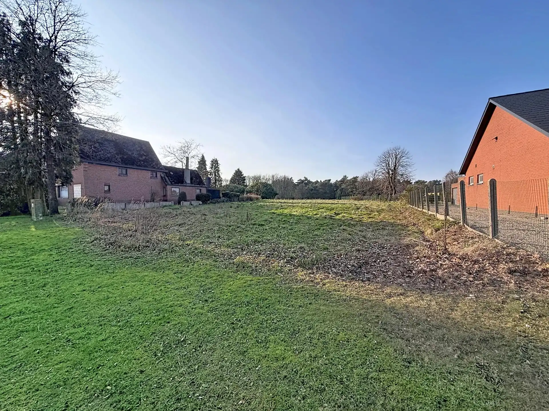 Prachtig gelegen bouwgrond (Lot 1) van 1889 m² op een zeer gunstige locatie. foto 2