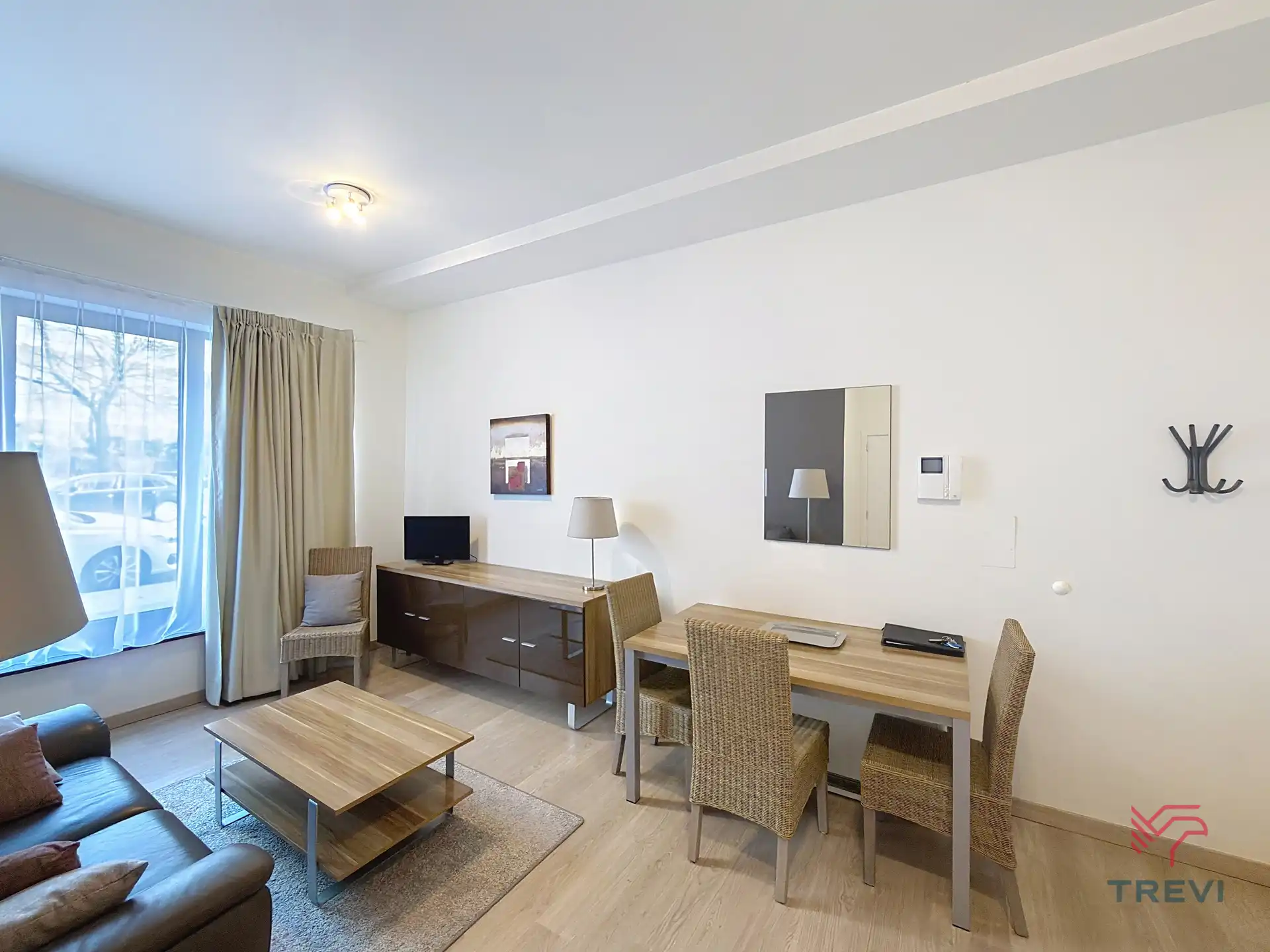 GEMEUBILEERDE STUDIO MET SLAAPHOEK NABIJ TOUR & TAXIS ! foto 3