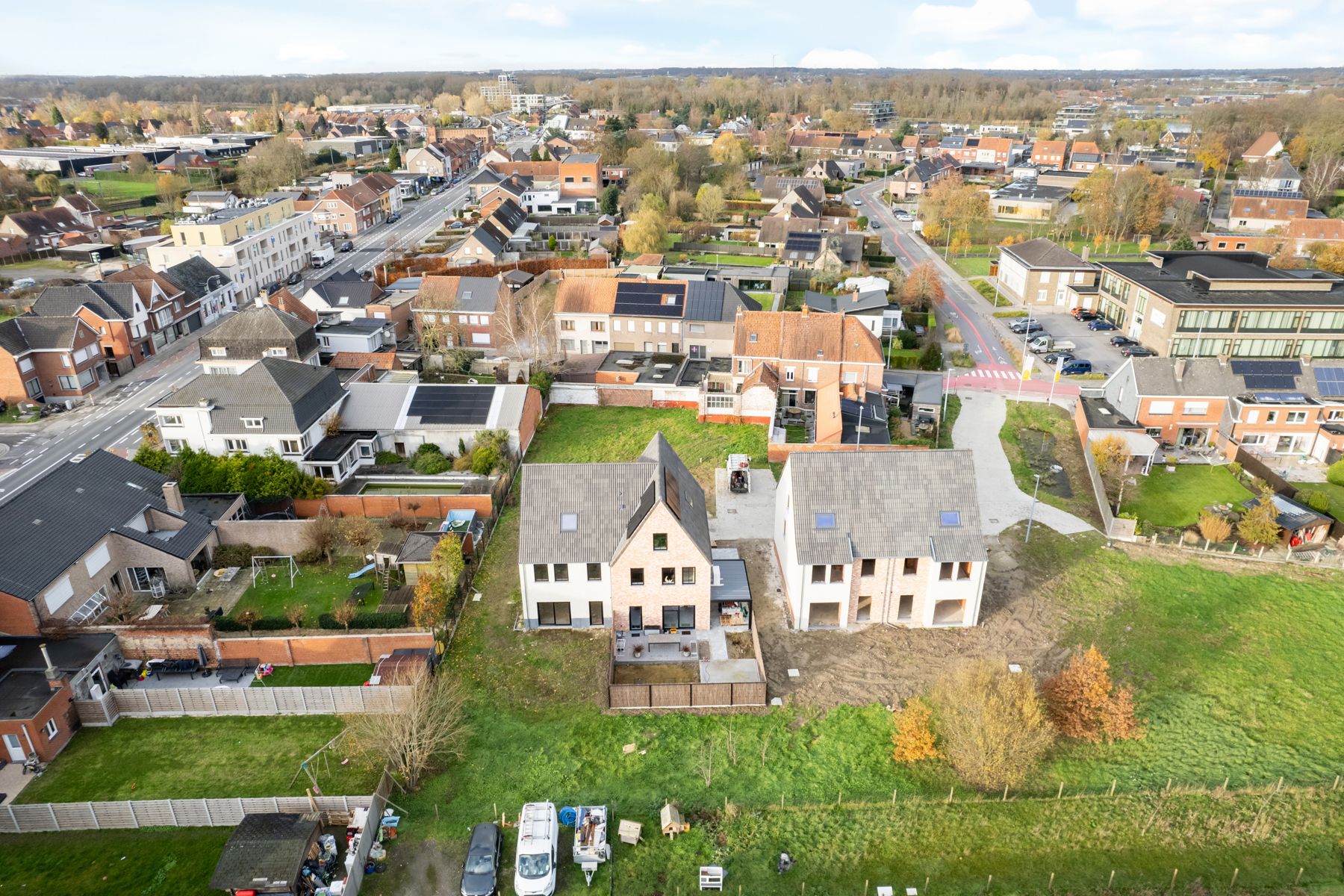Landelijke, halfopen woningen foto 8