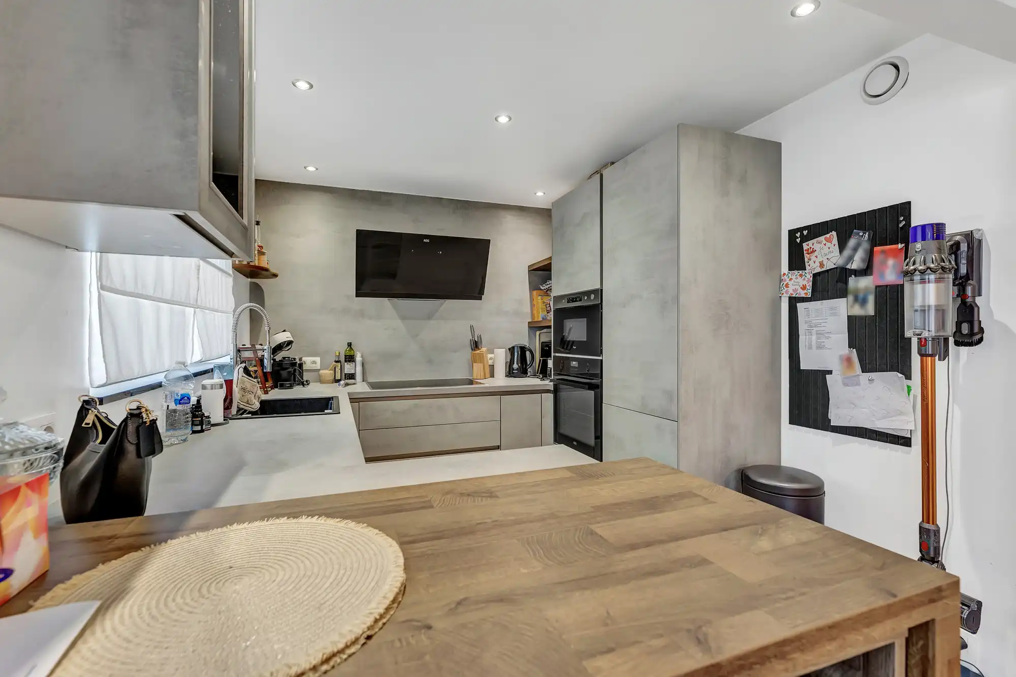 Instapklaar appartement met twee slaapkamers en garage foto 9