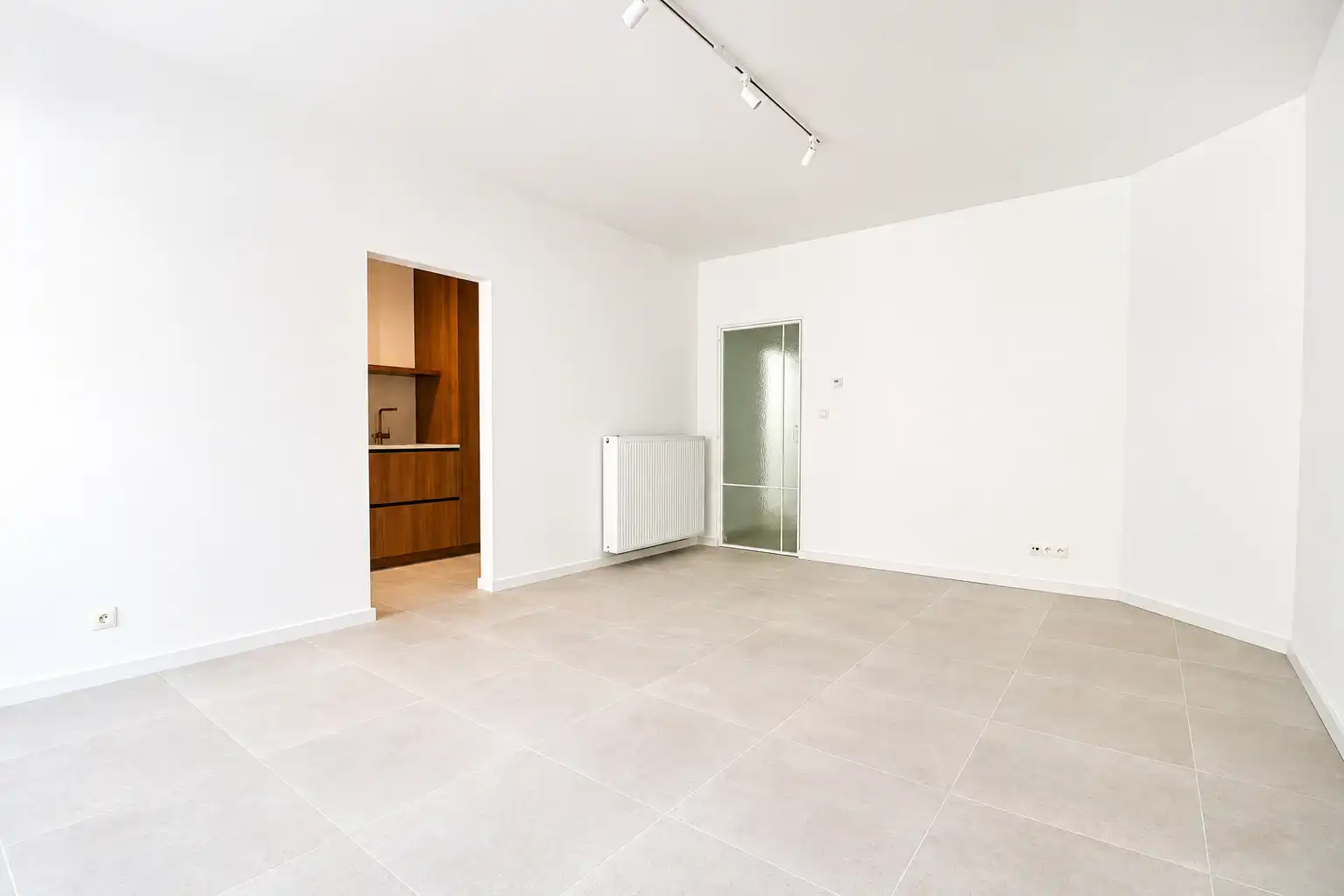 Instapklaar appartement met 2 slaapkamers met terras. foto 6