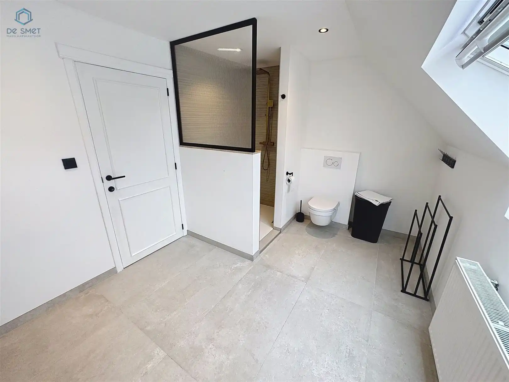 Prachtig gerenoveerde villa met 4 slaapkamers, garage en zwembad foto 23